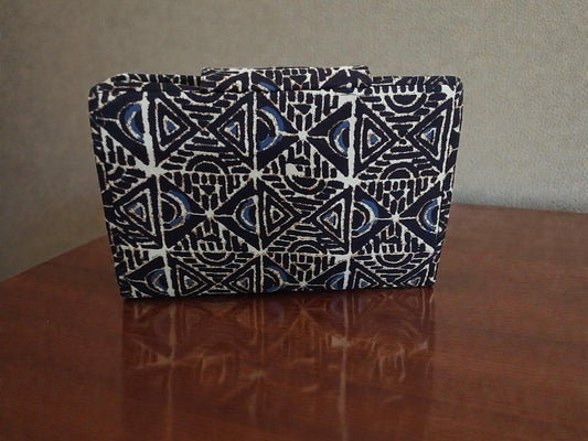 Nava Mudra 6-Pocket Clutch Pouch