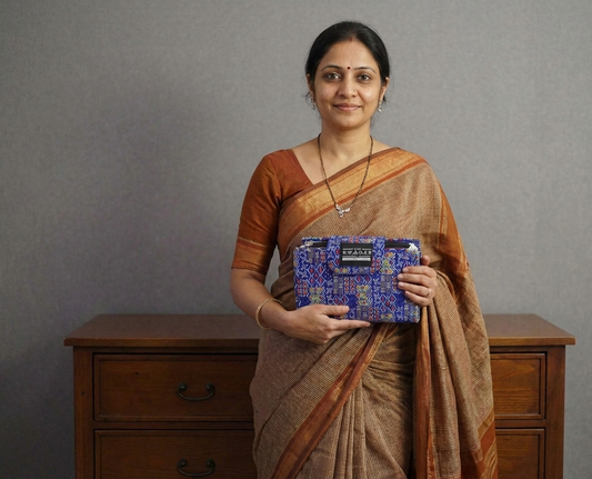 Neelam Soiree Chic 6-Pocket Clutch Pouch