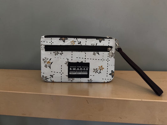 Ivory Floral Grid Charm 4-Pocket Wallet