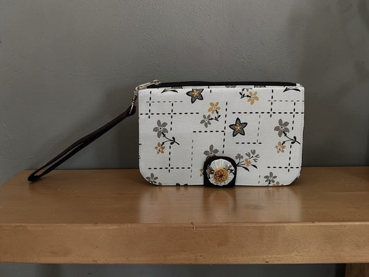 Ivory Floral Grid Charm 4-Pocket Wallet