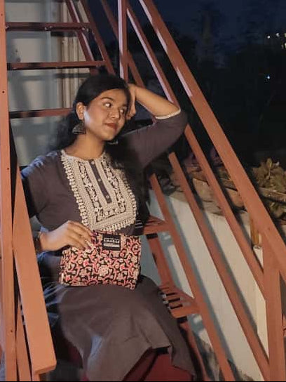 Brise Florale 6-Pocket Clutch Pouch